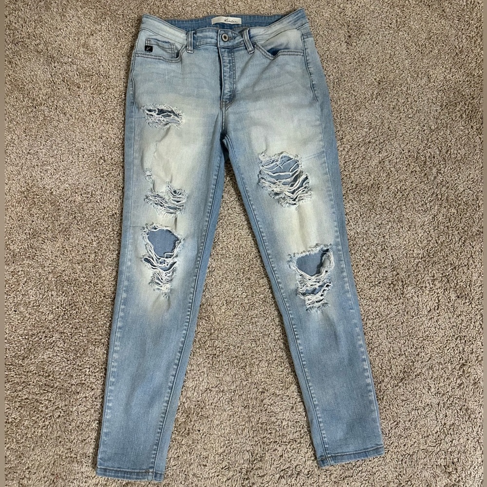 KanCan size 28, ankle skinny